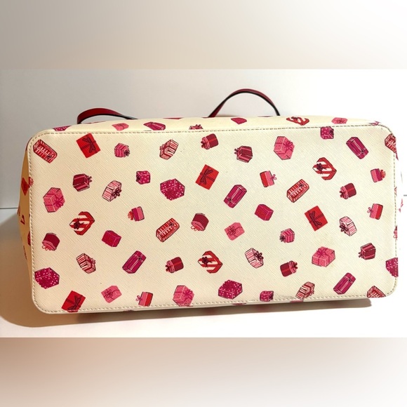 Kate spade margareta Stylish White and Red Tote Bag - Picture 4 of 8